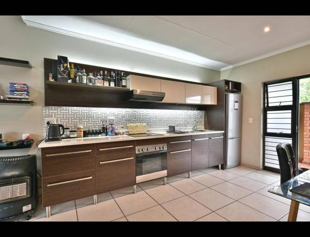 2 BEDROOM APARTMENT FOR SALE IN DOUGLASDALE
